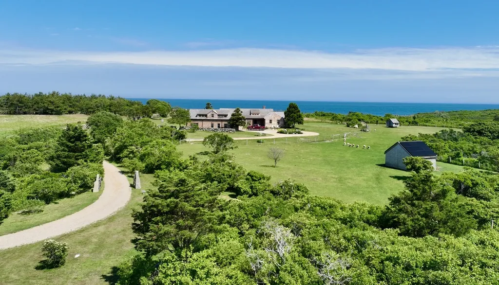 18 Spruce Gate Road Chilmark MA 02535