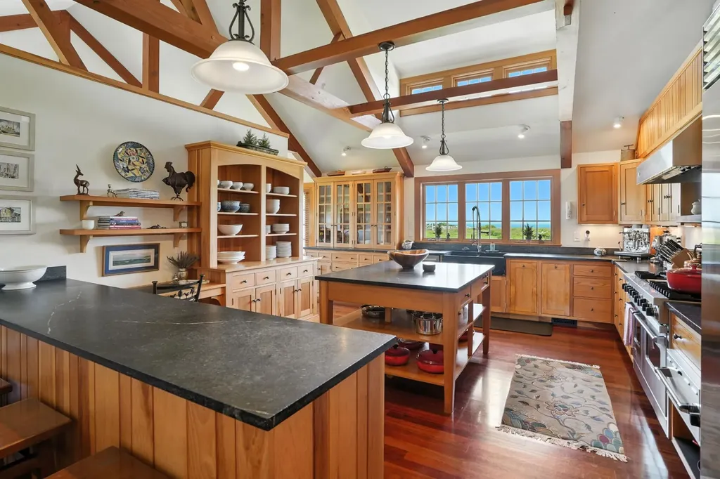 18 Spruce Gate Road Chilmark MA 02535