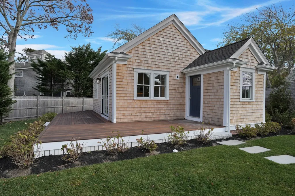 23 Pinehurst Road Edgartown MA 02539