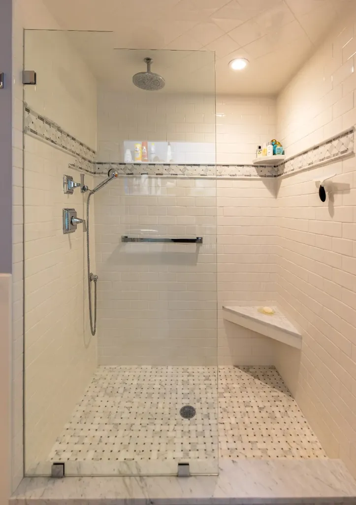 21 Woodlawn Avenue Vineyard Haven MA 02568