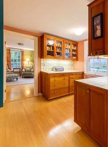 21 Woodlawn Avenue Vineyard Haven MA 02568