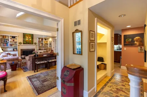 21 Woodlawn Avenue Vineyard Haven MA 02568