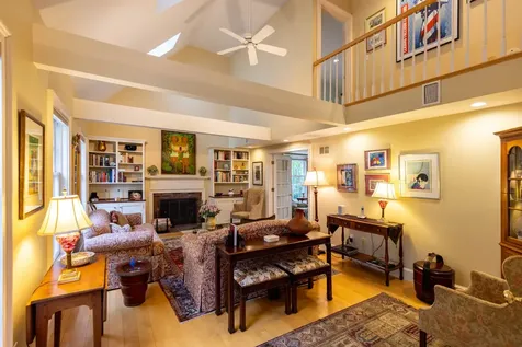 21 Woodlawn Avenue Vineyard Haven MA 02568