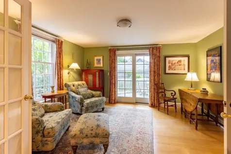 21 Woodlawn Avenue Vineyard Haven MA 02568