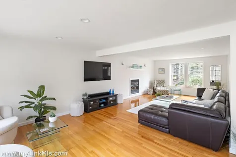 43C Dark Woods Road Edgartown MA 02539