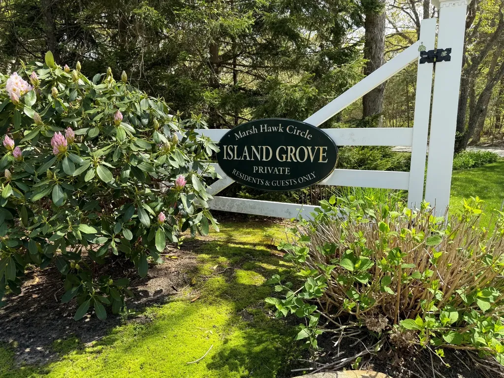 58 Marthas Road Edgartown MA 02539