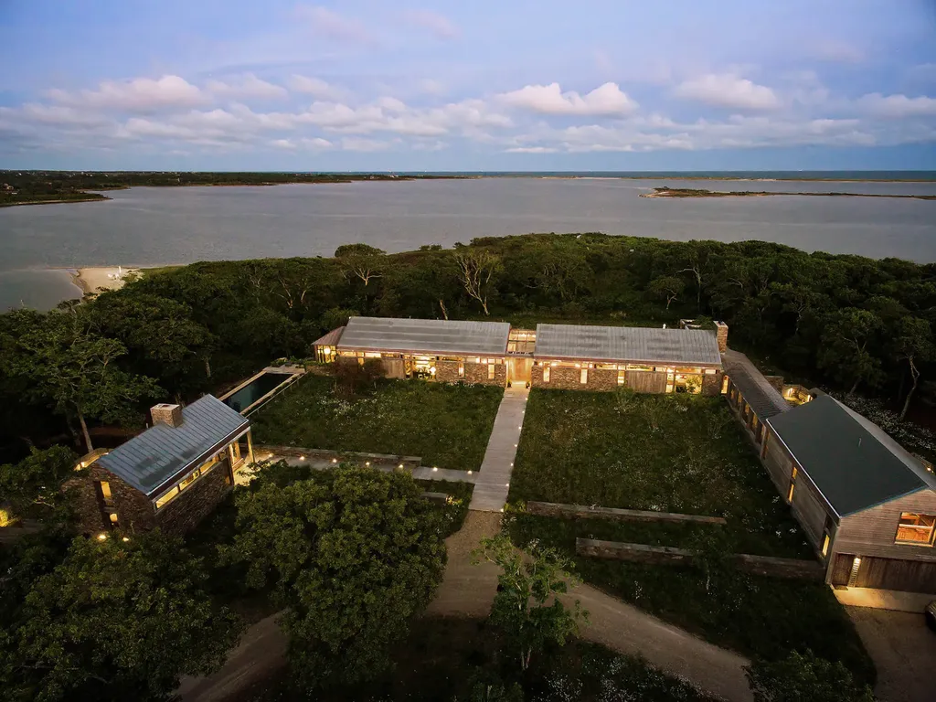 33 Boldwater Road Edgartown MA 02539