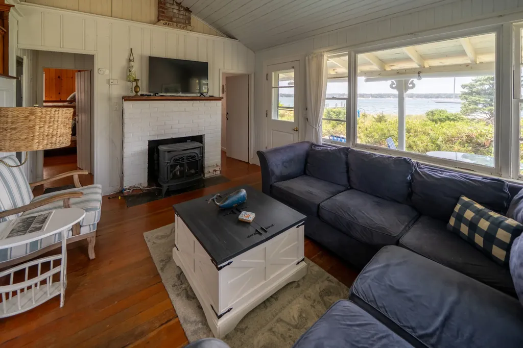 11 Beach Road Oak Bluffs MA 02557