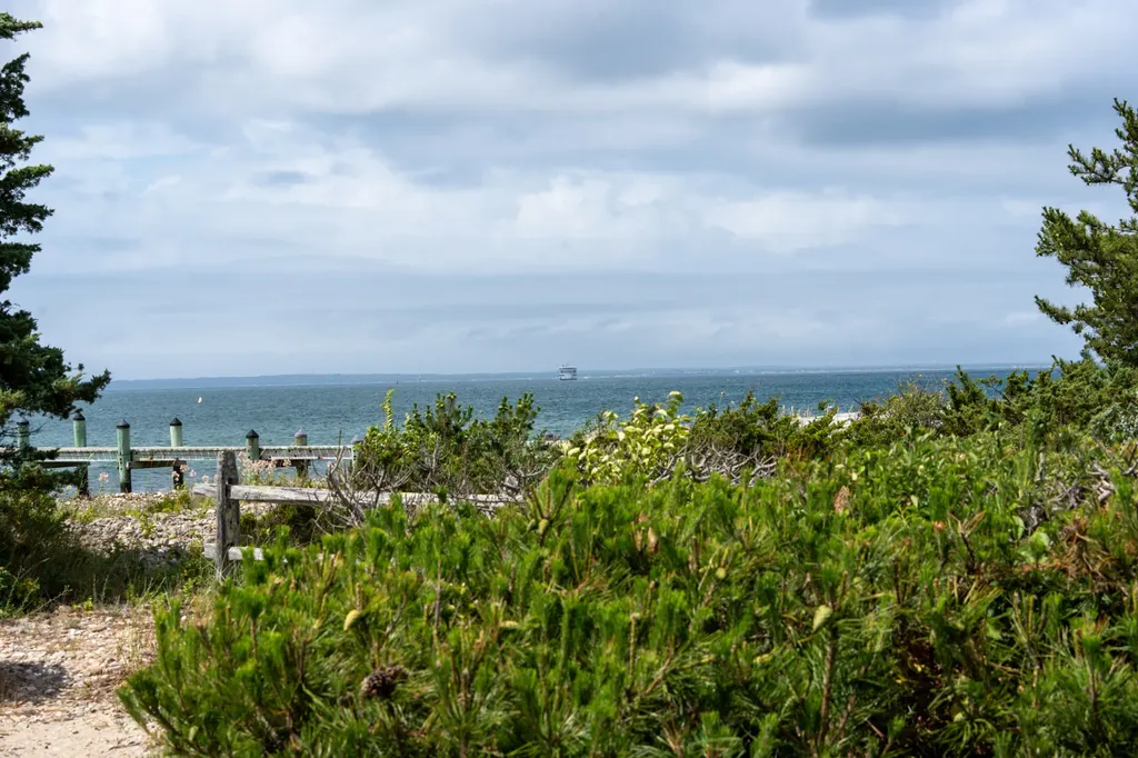 11 Beach Road Oak Bluffs MA 02557