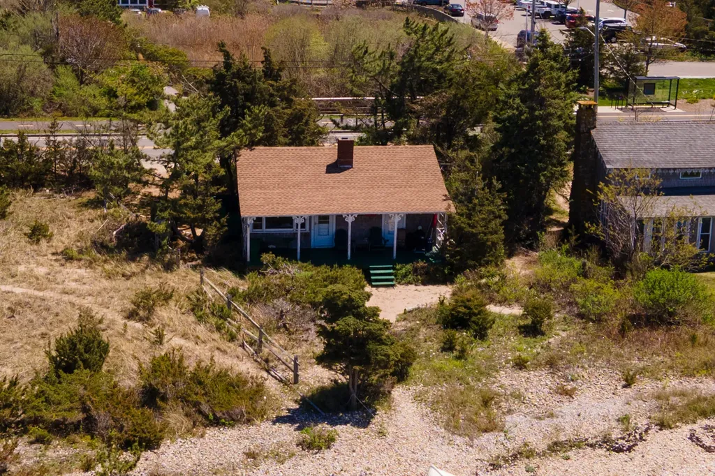 11 Beach Road Oak Bluffs MA 02557