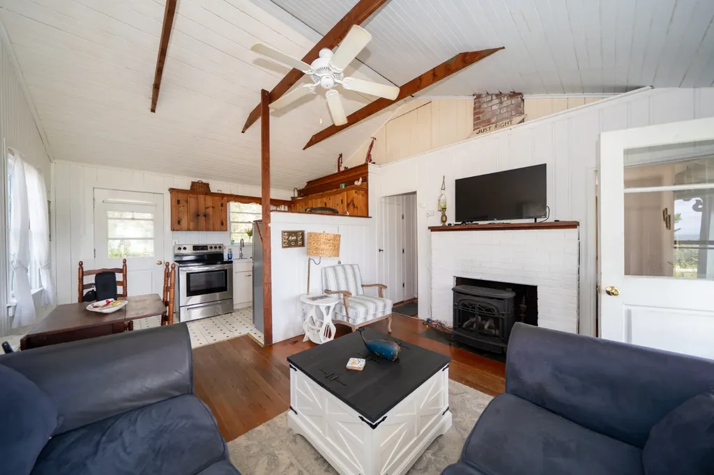 11 Beach Road Oak Bluffs MA 02557