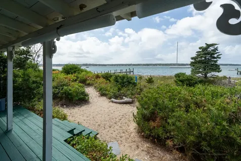 11 Beach Road Oak Bluffs MA 02557