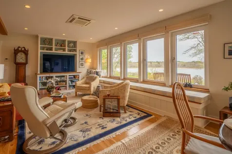 39 Sengekontacket Road Oak Bluffs MA 02557