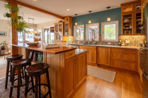 39 Sengekontacket Road Oak Bluffs MA 02557