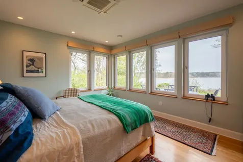 39 Sengekontacket Road Oak Bluffs MA 02557