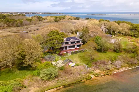 39 Sengekontacket Road Oak Bluffs MA 02557