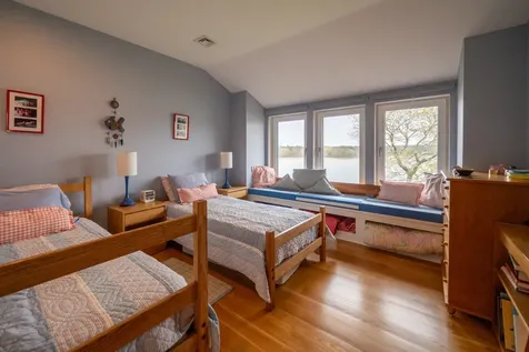 39 Sengekontacket Road Oak Bluffs MA 02557