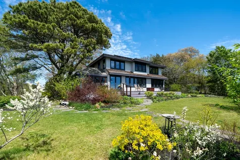 39 Sengekontacket Road Oak Bluffs MA 02557