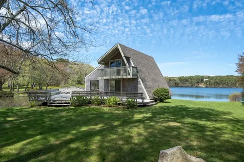 39 Sengekontacket Road Oak Bluffs MA 02557