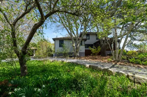 39 Sengekontacket Road Oak Bluffs MA 02557