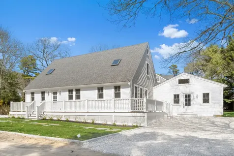 71 Netock Avenue Oak Bluffs MA 02557