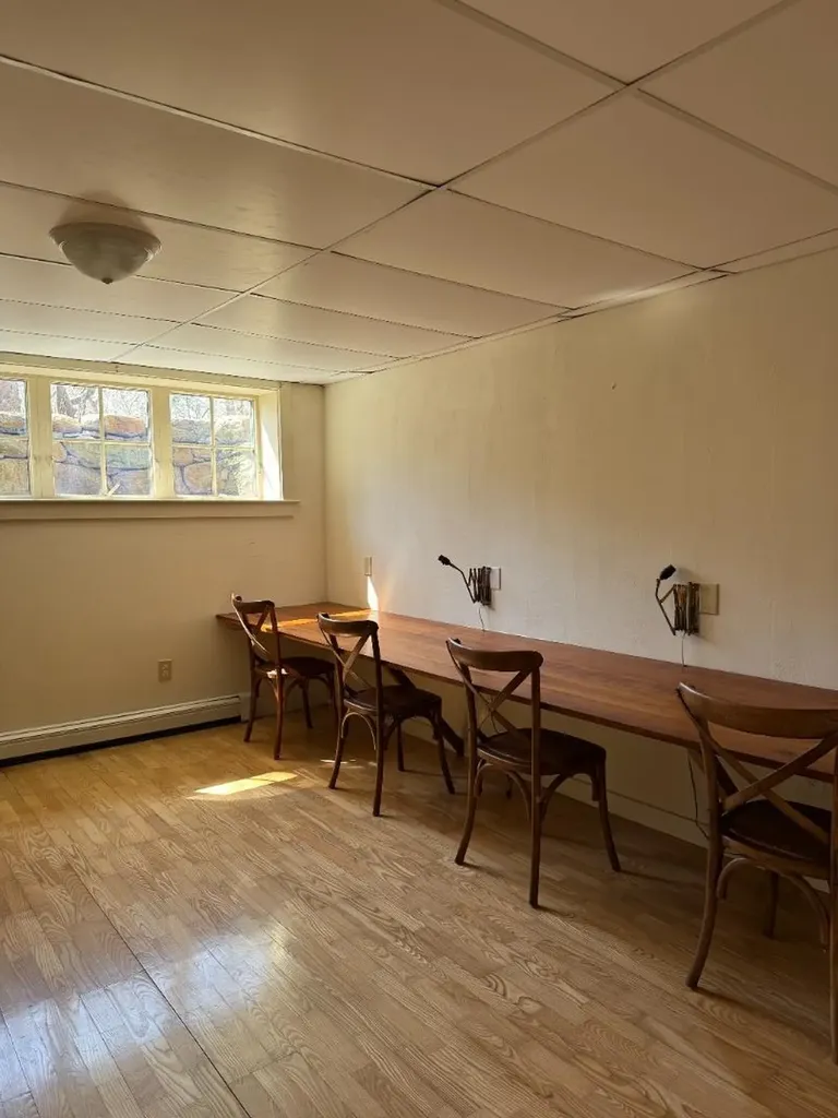 4 Rock Pond Road West Tisbury MA 02568