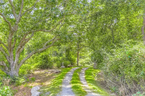 6 Church Street Aquinnah MA 02535