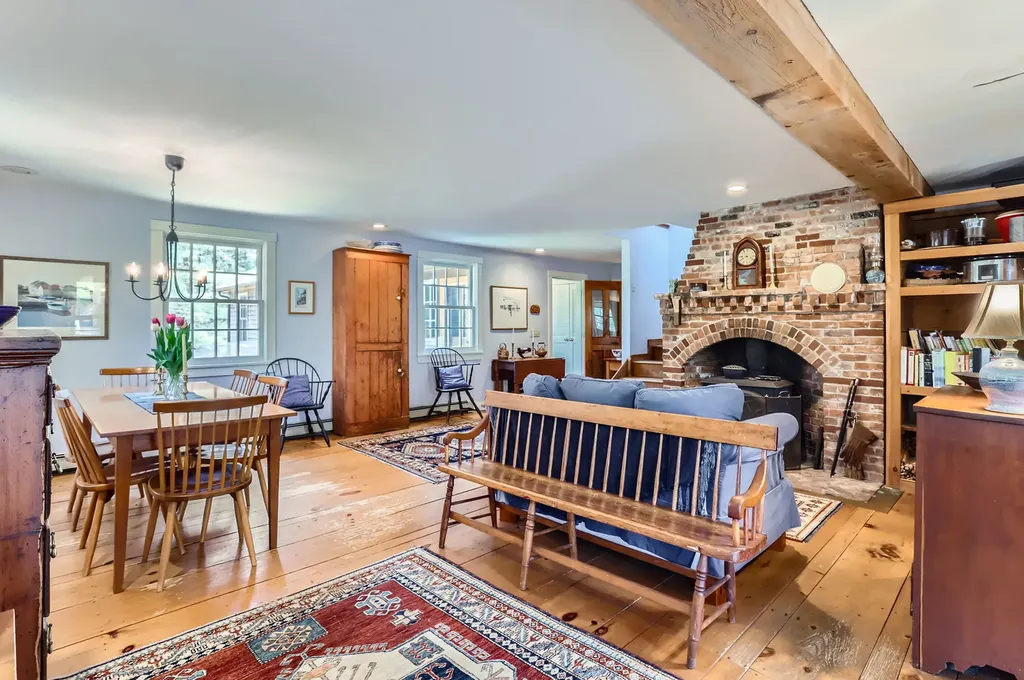 251 State Road West Tisbury MA 02575