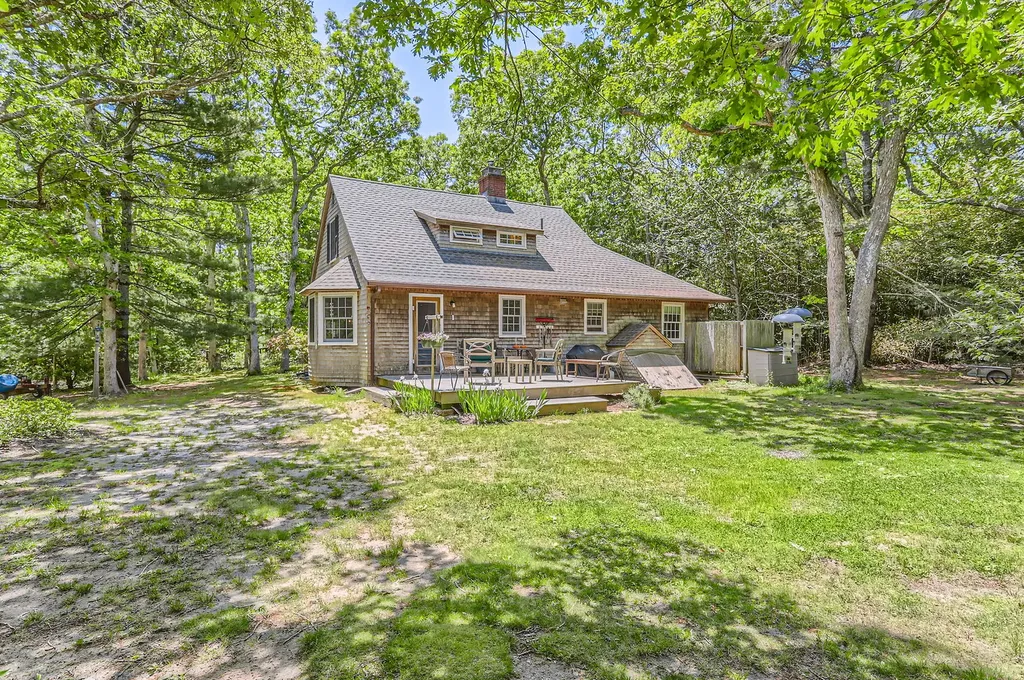 251 State Road West Tisbury MA 02575