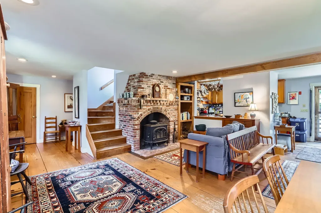 251 State Road West Tisbury MA 02575