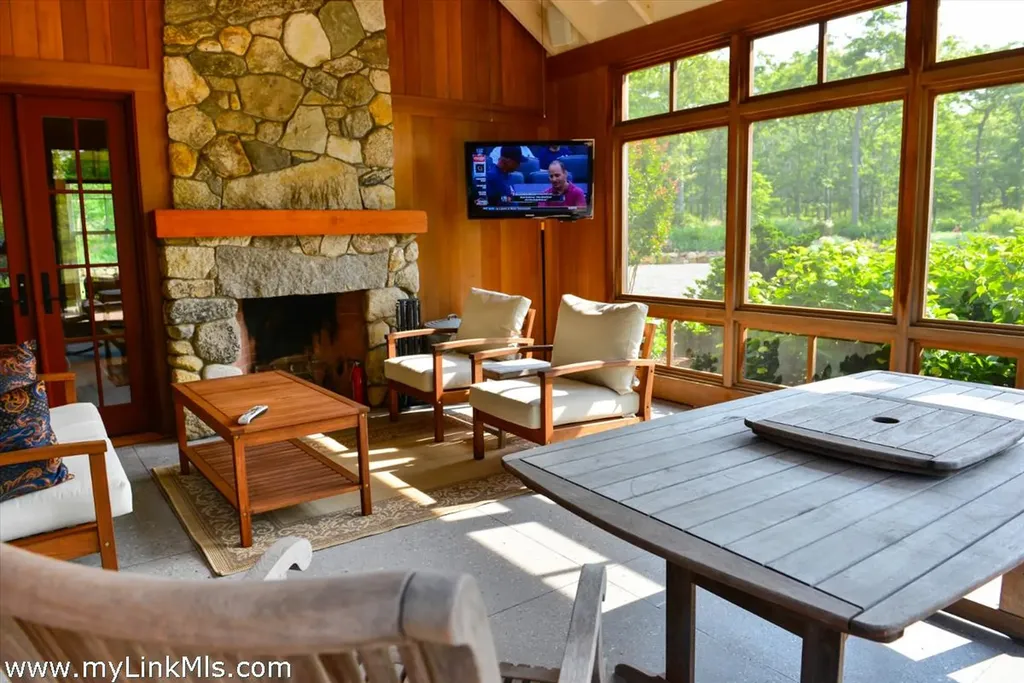 71 Stoney Hill Road Vineyard Haven MA 02568