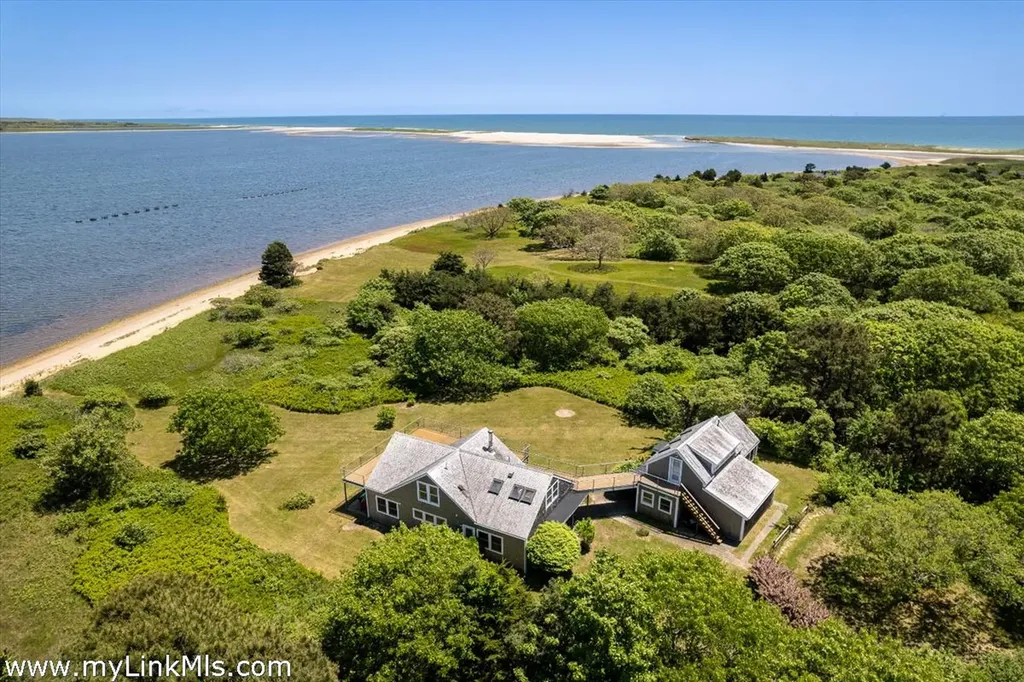 146 Quansoo Road Chilmark MA 02535