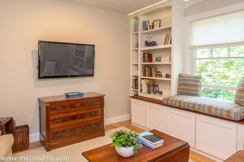 27 Chapde Lane Vineyard Haven MA 02568