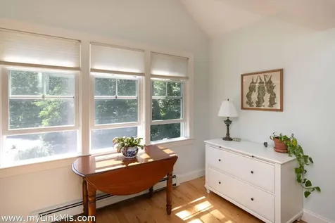 27 Chapde Lane Vineyard Haven MA 02568