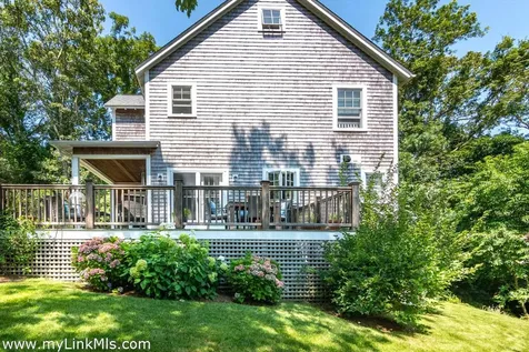 27 Chapde Lane Vineyard Haven MA 02568