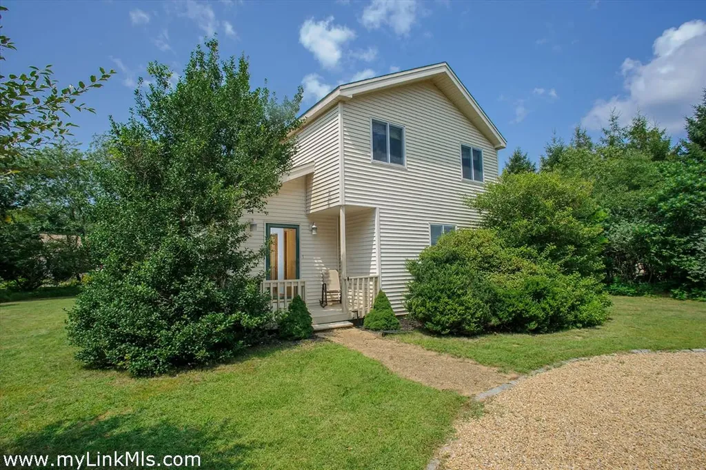 137 Charles Neck Way West Tisbury MA 02535