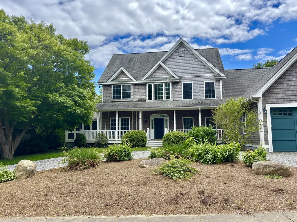 42 Daggett Avenue Vineyard Haven MA 02568