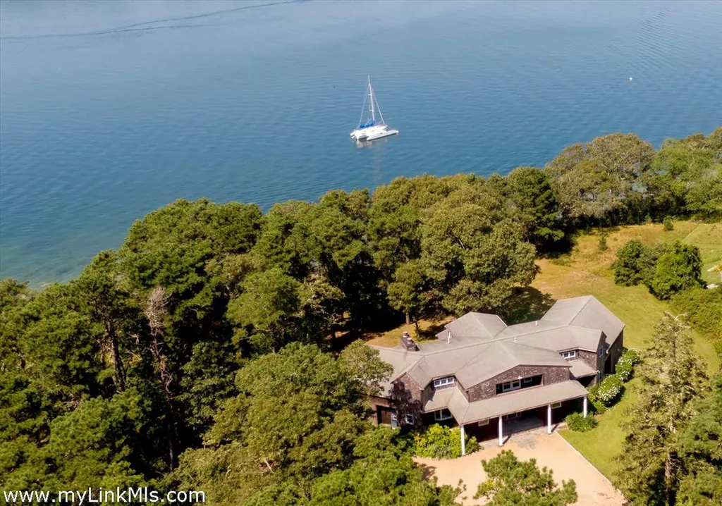 267 Barnes Road Oak Bluffs MA 02557