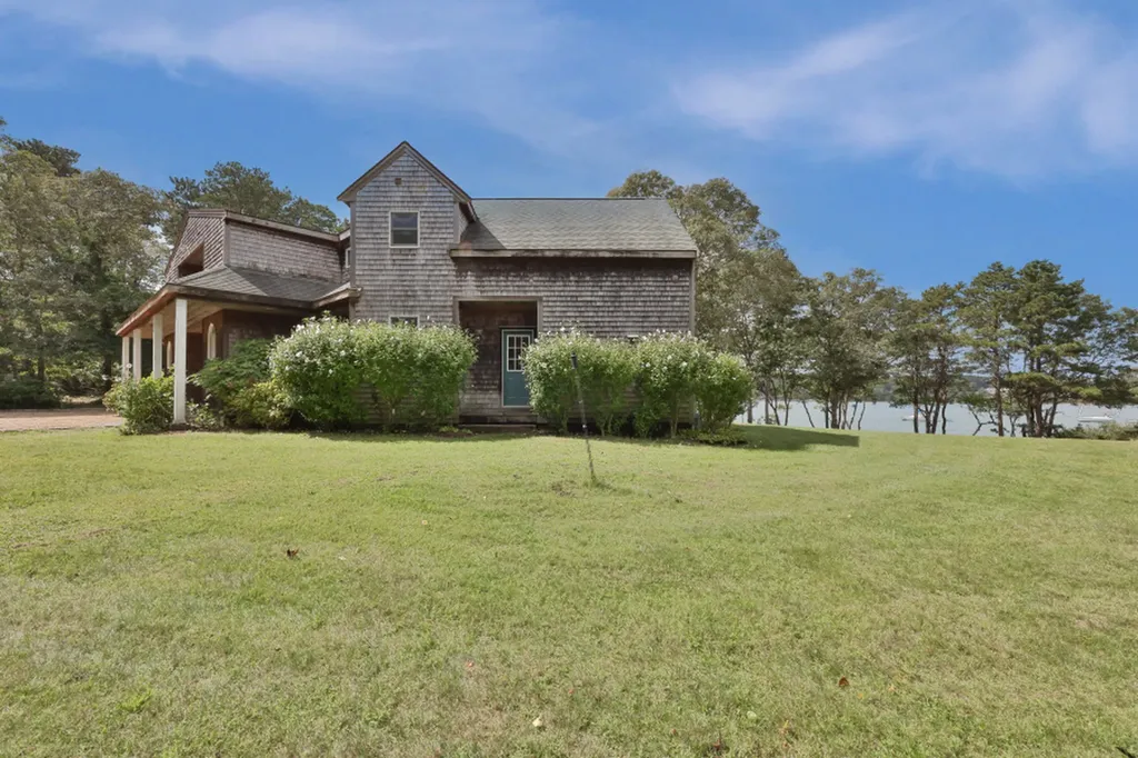 267 Barnes Road Oak Bluffs MA 02557