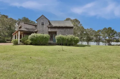 267 Barnes Road Oak Bluffs MA 02557