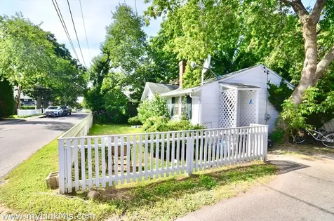 11 Norton Street Edgartown MA 02539