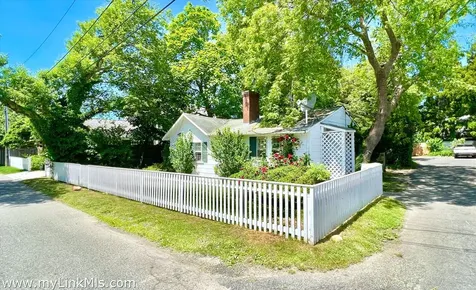 11 Norton Street Edgartown MA 02539