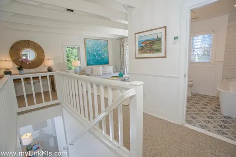 8 Massasoit Road Edgartown MA 02539