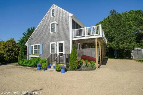 8 Massasoit Road Edgartown MA 02539