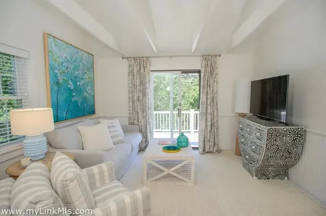 8 Massasoit Road Edgartown MA 02539