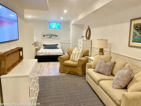 8 Massasoit Road Edgartown MA 02539