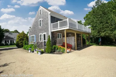 8 Massasoit Road Edgartown MA 02539