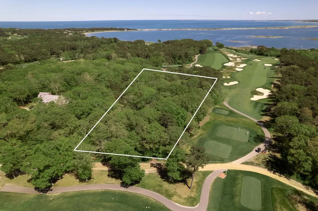 7 Overview Lane Oak Bluffs MA 02557