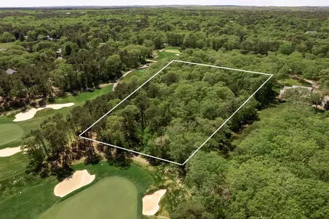 7 Overview Lane Oak Bluffs MA 02557