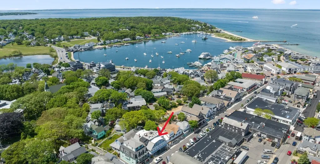 37 Circuit Avenue Oak Bluffs MA 02557